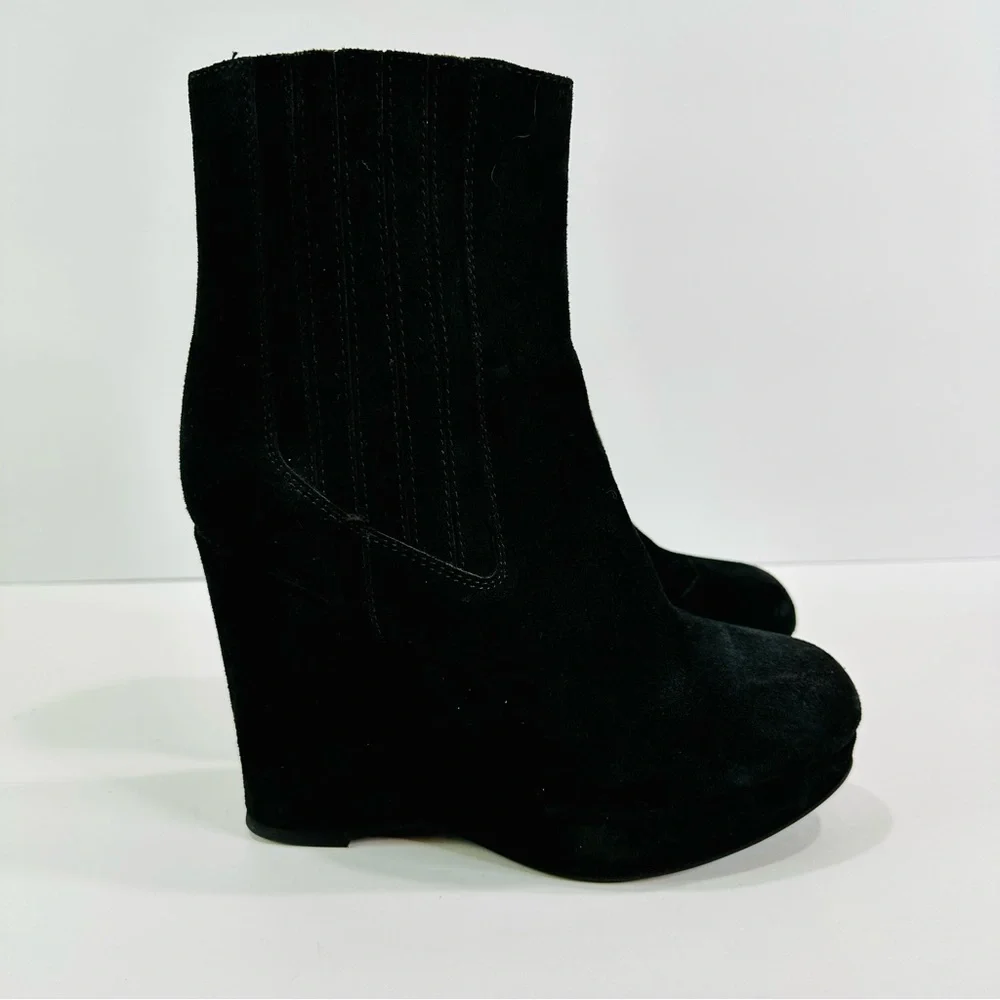 🎀 JUICY COUTURE SEUDE BLACK PLATFORM 4 1/2” WEDGE HEEL WORN ONCE SIZE 10 ITALY - Picture 4 of 7